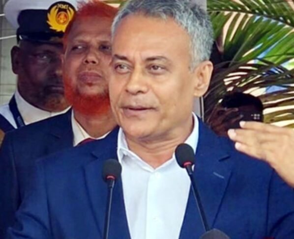 পরিবহনমন্ত্রী:
