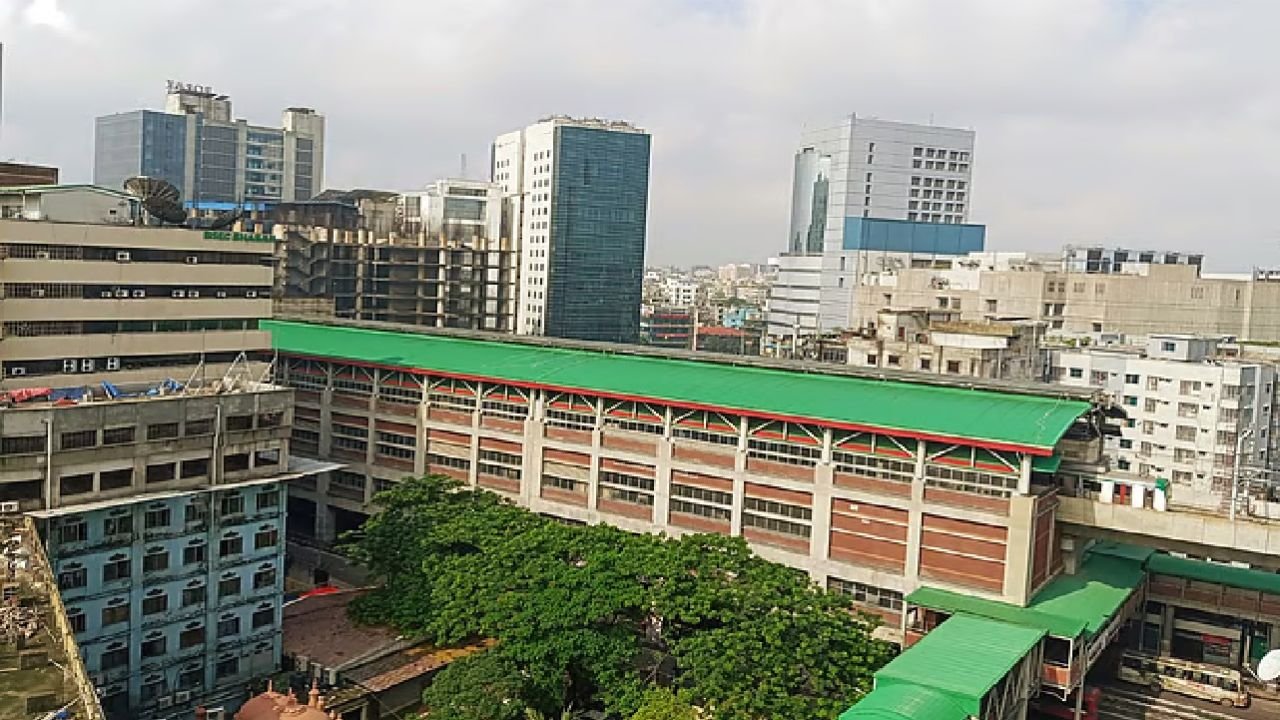 ছয় দিনের টানা বর্ষণের পর ঢাকায় রোদের দেখা, দুপুরে ফের বৃষ্টির আভাস
