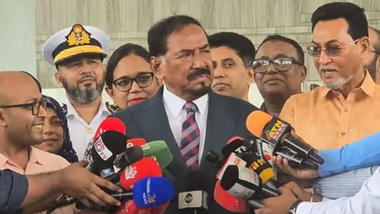 রাষ্ট্রপতির পদত্যাগ প্রসঙ্গে কিছু জানি না: দেশে ফিরে স্পিকার