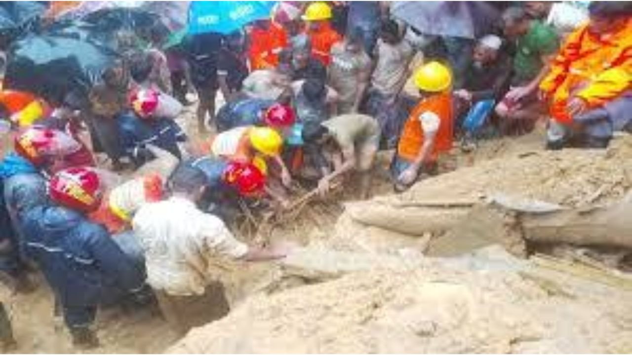 কক্সবাজারের রোহিঙ্গা ক্যাম্পে ভয়াবহ পাহাড়ধস, নারী-শিশুসহ ৮ জন নিহত
