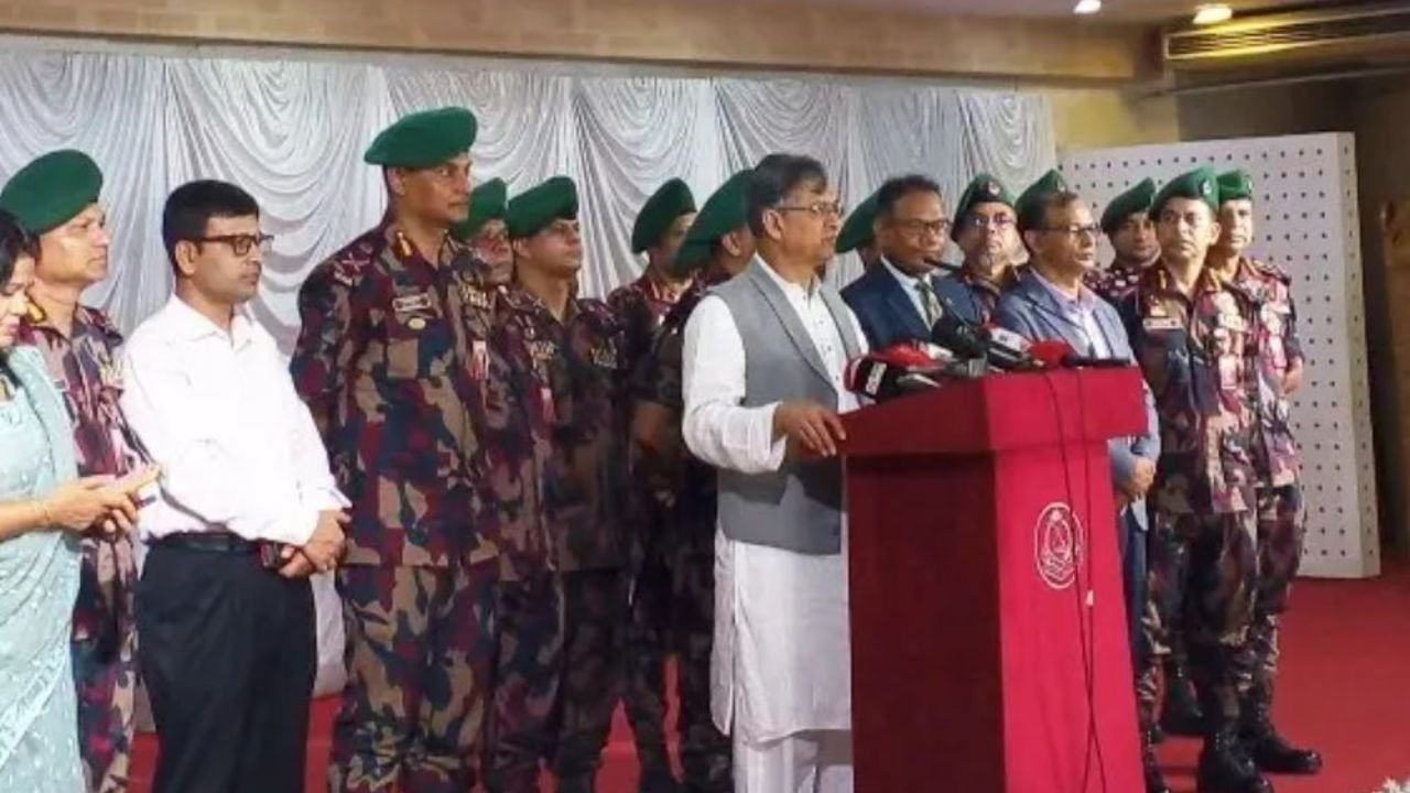 সীমান্ত নিরাপত্তায় আধুনিক প্রযুক্তির ব্যবহার বাড়ানোর ঘোষণা স্বরাষ্ট্রমন্ত্রীর