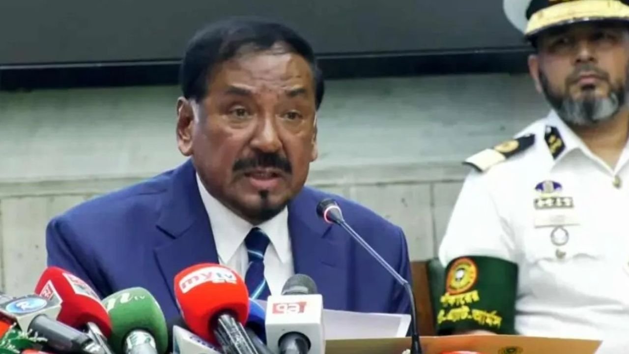 ভারপ্রাপ্ত রাষ্ট্রপতির দায়িত্ব গ্রহণের প্রক্রিয়ায় হাফিজ উদ্দিনের বাসভবনে নিরাপত্তা জোরদার