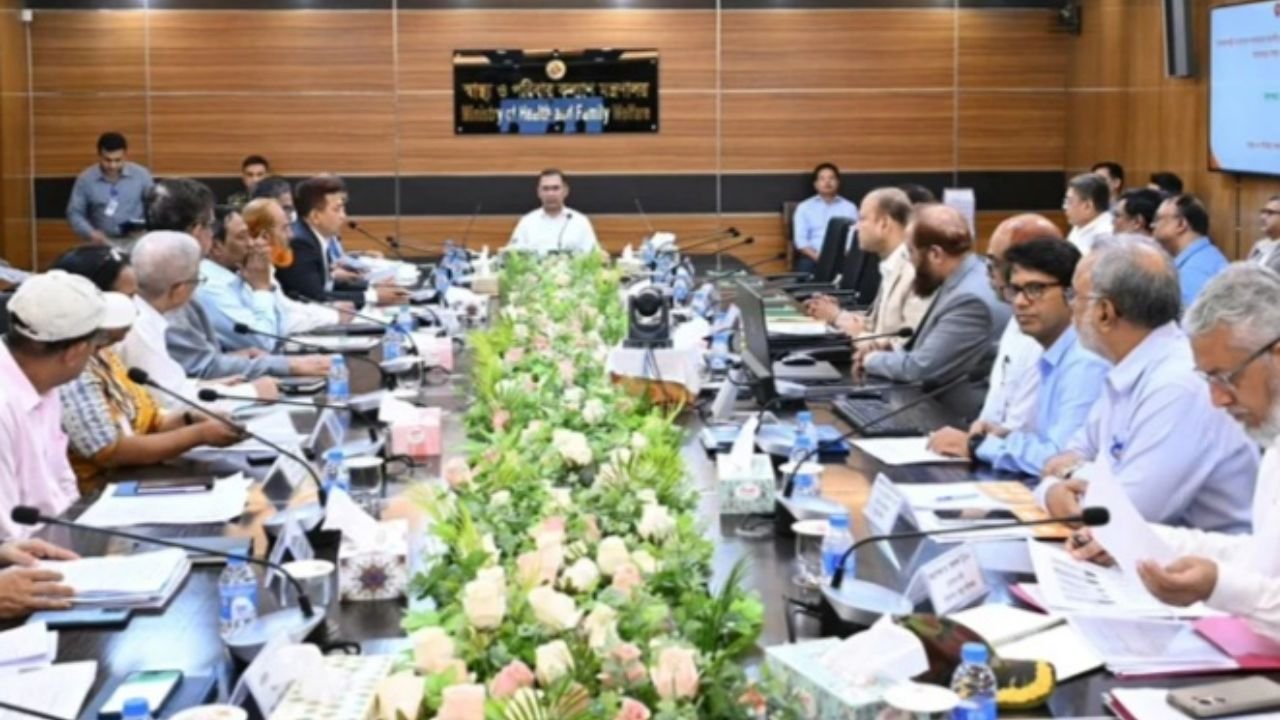 সরকারি হাসপাতালকে জনগণের প্রধান ভরসাস্থলে পরিণত করার নির্দেশ প্রধানমন্ত্রীর