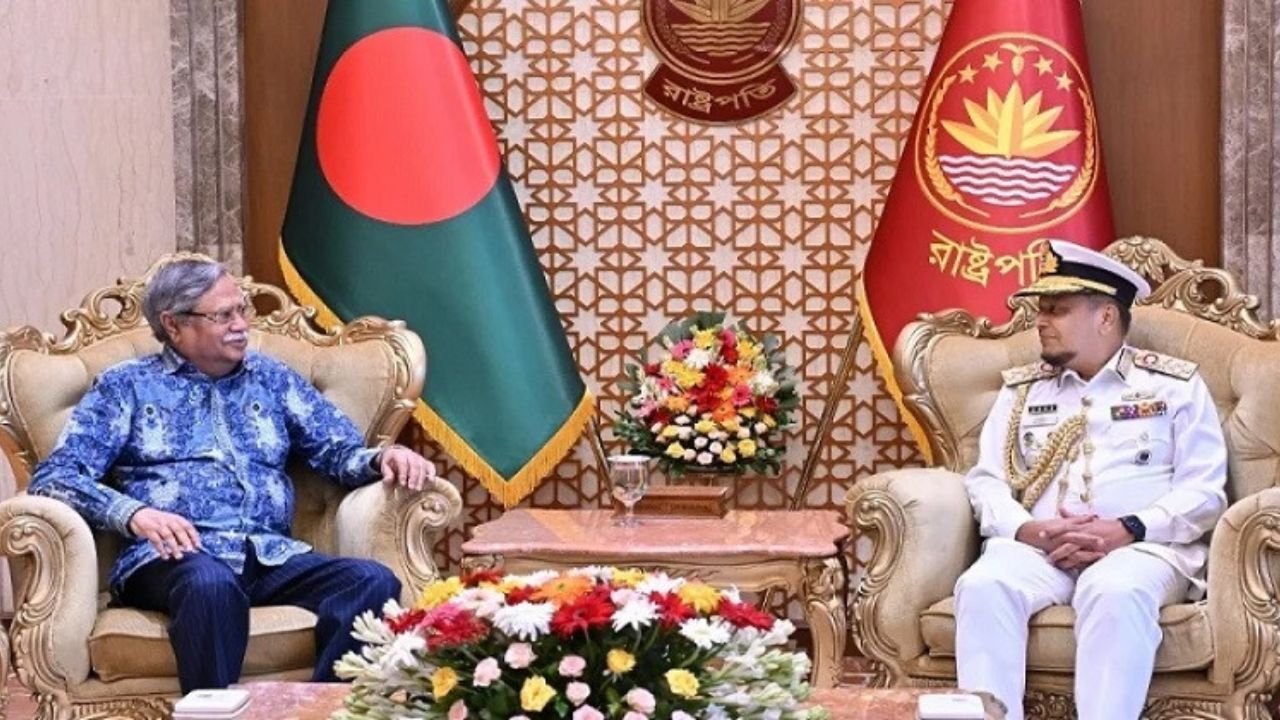 প্রেসিডেন্টের সঙ্গে বিদায়ী সাক্ষাৎ করলেন নৌবাহিনী প্রধান