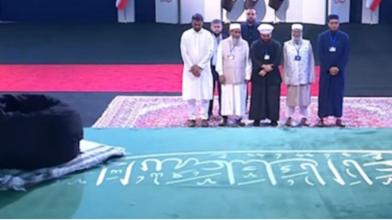 তেহরানে খামেনির প্রতি শ্রদ্ধা নিবেদন করল জামায়াত নেতৃত্বাধীন প্রতিনিধিদল