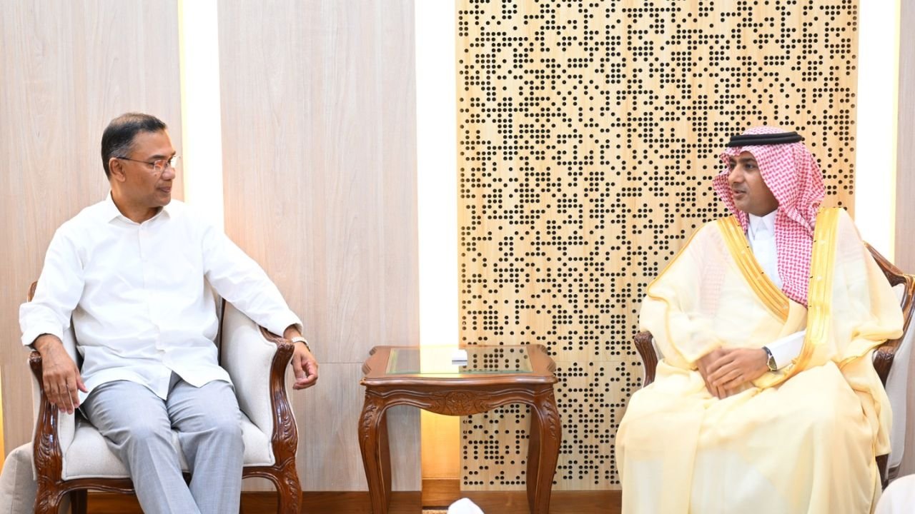 সৌদি আরব সফরের আমন্ত্রণ পেলেন প্রধানমন্ত্রী, রাষ্ট্রদূতের সঙ্গে দ্বিপাক্ষিক সম্পর্ক নিয়ে আলোচনা