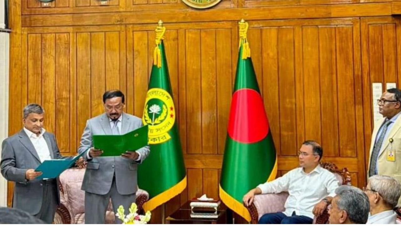 চট্টগ্রাম-২ আসনের সংসদ সদস্য হিসেবে শপথ নিলেন সরোয়ার আলমগীর