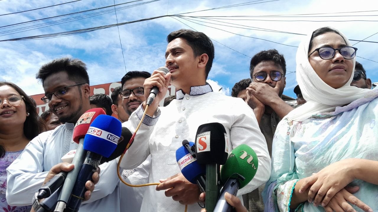 পাবনায় সারজিস আলমের কড়া বক্তব্য: ‘আওয়ামী লীগের রাজনৈতিক অধ্যায় শেষ’