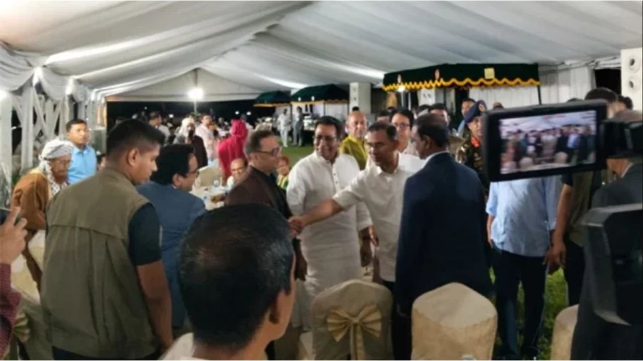 যুগপৎ আন্দোলনের শরিক ৪১ দলের নেতাদের সঙ্গে প্রধানমন্ত্রীর শুভেচ্ছা বিনিময়