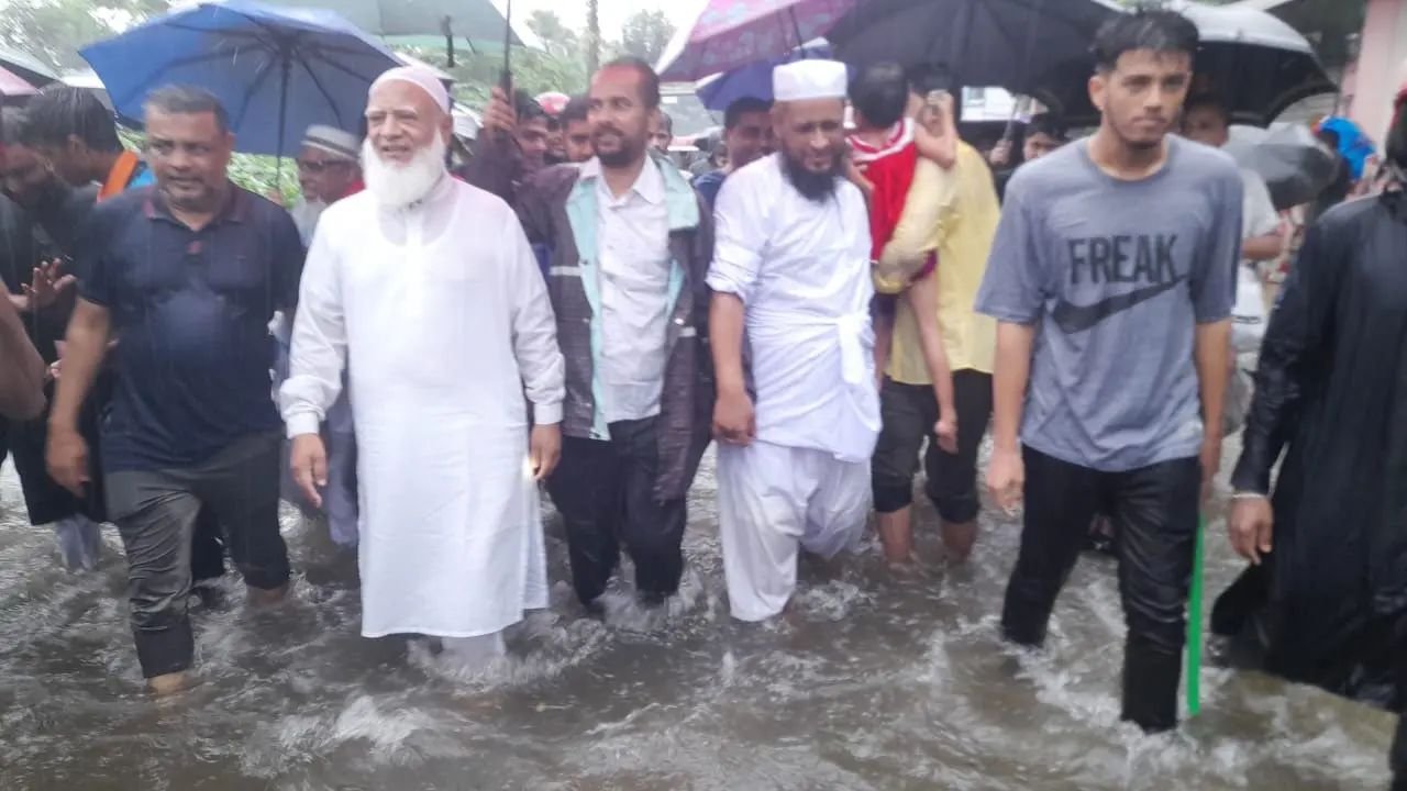 দুর্যোগে মানুষের পাশে থাকার আহ্বান জামায়াত আমিরের