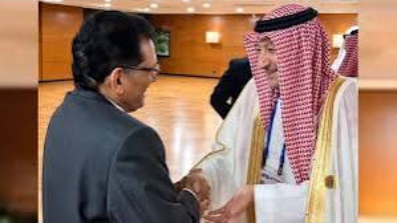 ম্যানিলায় সৌদি উপ-পররাষ্ট্রমন্ত্রীর সঙ্গে সৌজন্য সাক্ষাৎ পররাষ্ট্রমন্ত্রী খলিলুর রহমানের