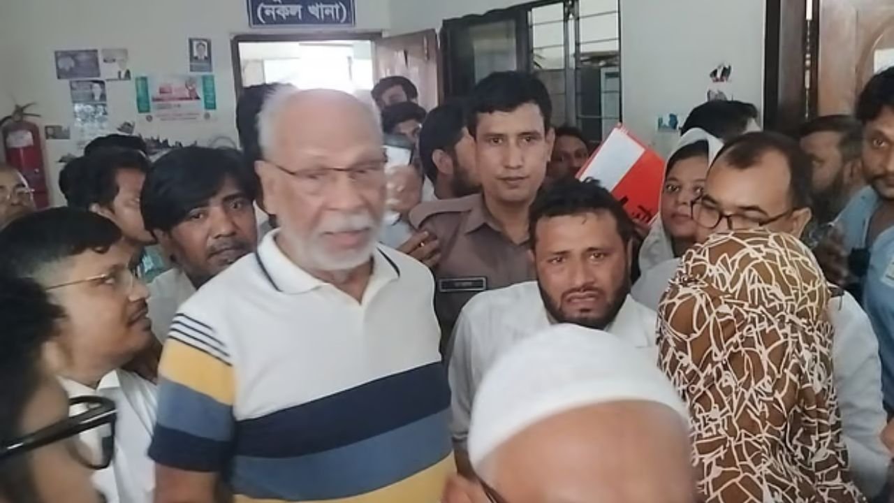 শাপলা চত্বর মামলায় আত্মসমর্পণের ঘোষণা লতিফ সিদ্দিকীর, চাইবেন জামিন