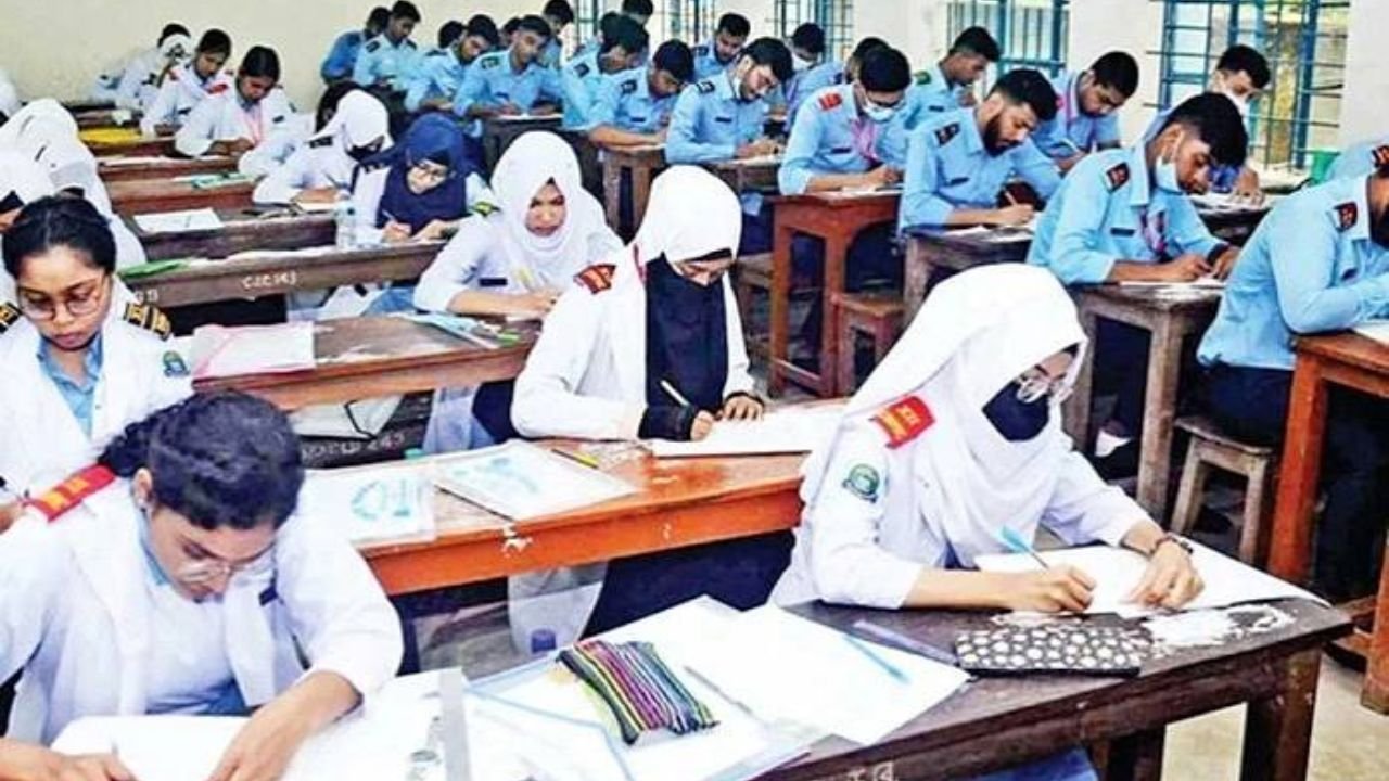 এইচএসসি ও সমমান পরীক্ষা শুরু আজ, অংশ নিচ্ছে ১২.৭ লাখ শিক্ষার্থী