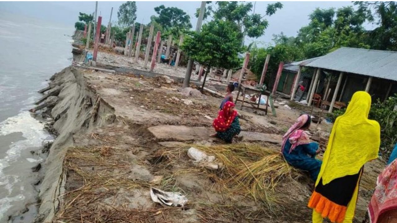 চিলমারীতে ব্রহ্মপুত্র তীররক্ষা বাঁধে ভাঙন, প্লাবনের শঙ্কায় অন্তত ১০ গ্রাম