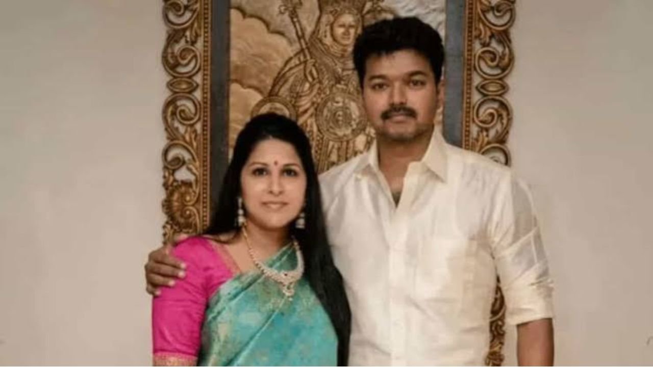 বিচ্ছেদের মামলা প্রত্যাহার, বিজয়ের সঙ্গেই থাকছেন সংগীতা