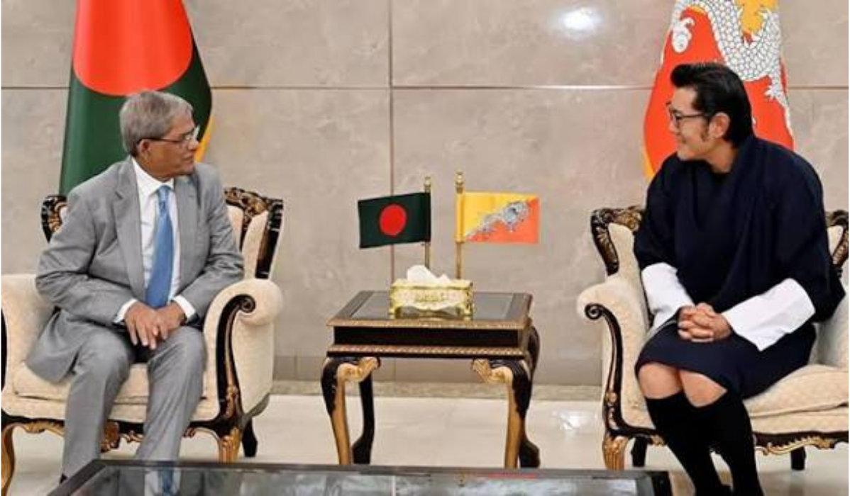 ঢাকায় ভুটানের রাজার যাত্রাবিরতি, রাষ্ট্রপতির সঙ্গে সৌজন্য সাক্ষাৎ