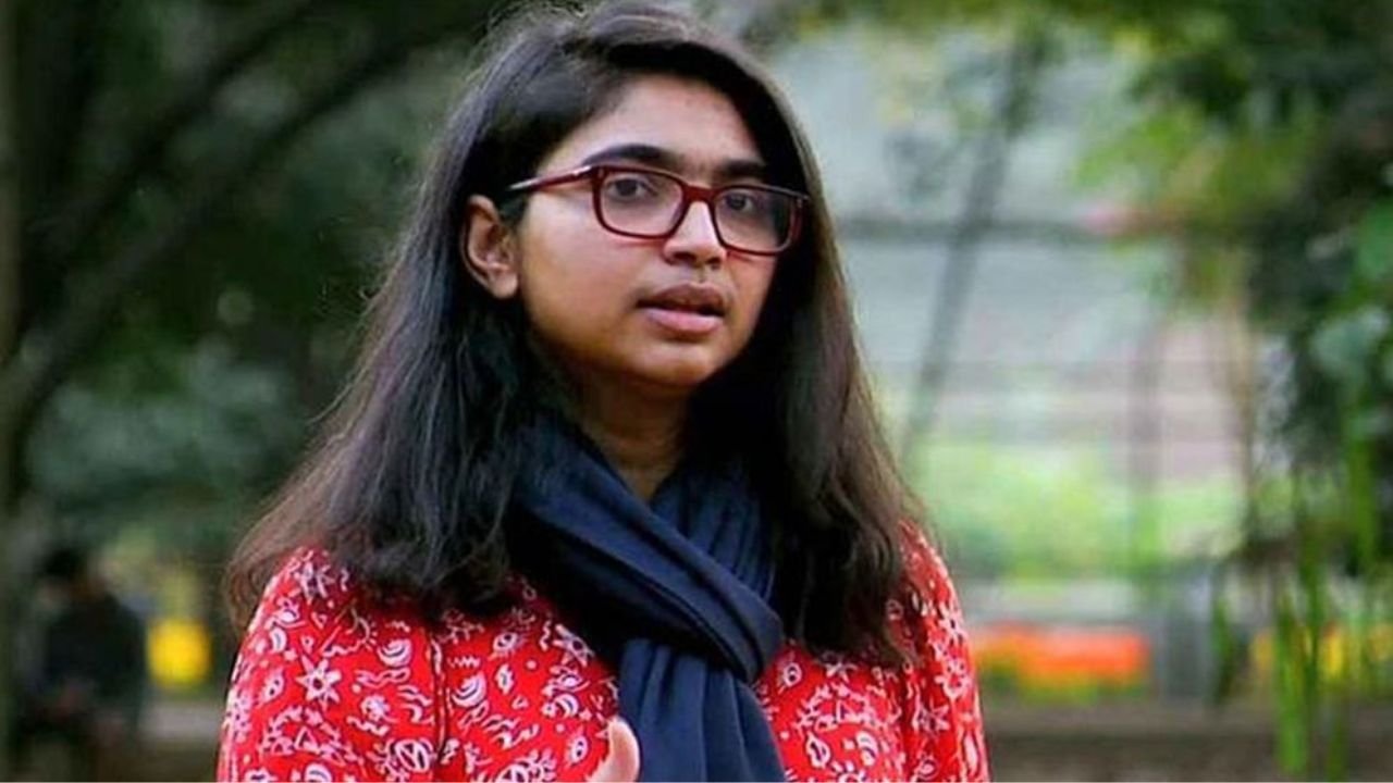 বাড়তি বিদ্যুৎ বিল নিয়ে সমালোচনায় তাসনিম জারা, ‘জনগণের সেবক হিসেবেই আচরণ করুন’