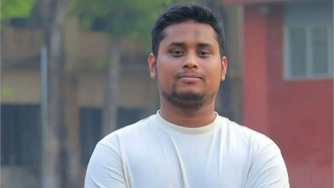 জ্বালানি সংকট সমাধানে প্রধানমন্ত্রীর ছয় মাসের চ্যালেঞ্জ গ্রহণ করলেন হাসনাত