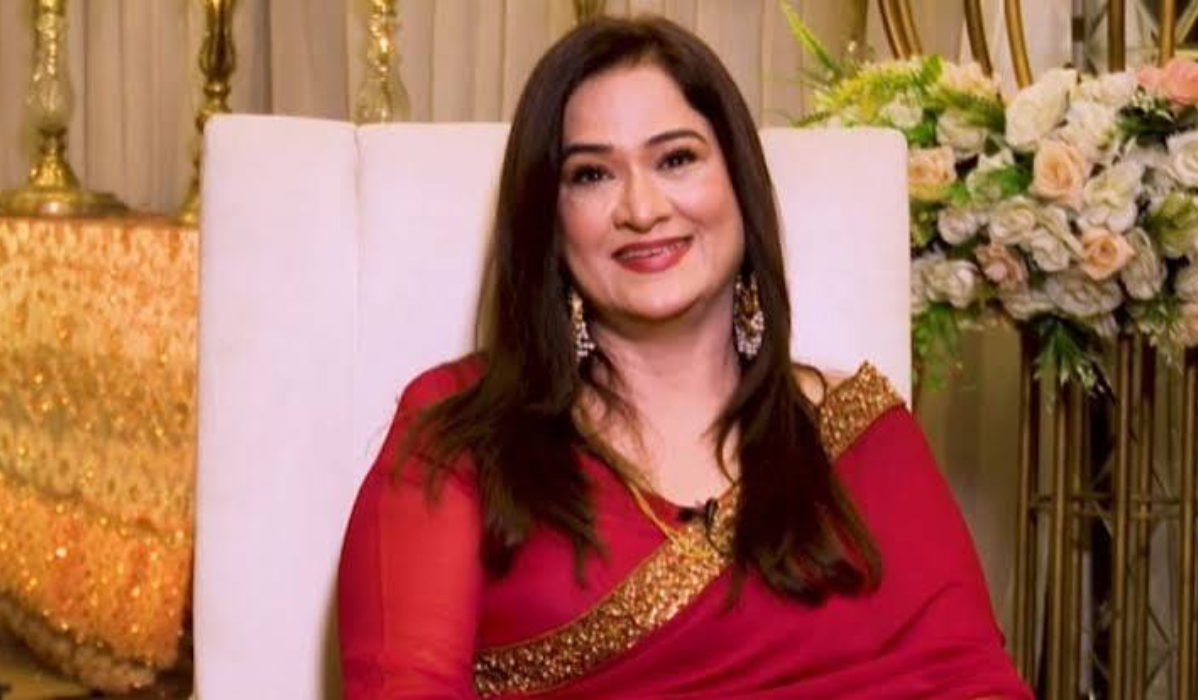 ৫৪ বছর বয়সে বিয়ে, শুভেচ্ছায় ভাসছেন অভিনেত্রী হুমাইরা বানু