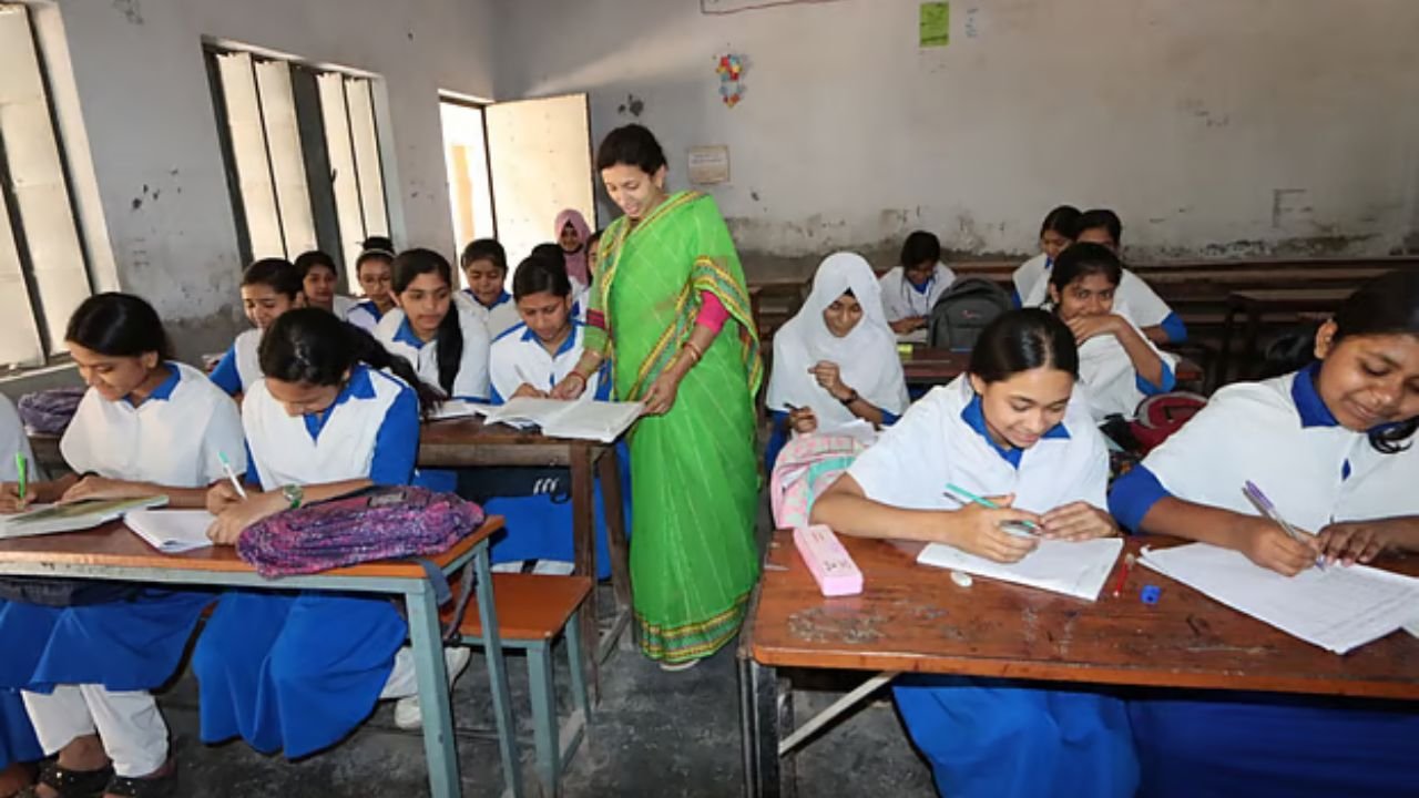 বেসরকারি শিক্ষাপ্রতিষ্ঠানে নিয়োগ: পেছনে নয়, প্রয়োজন কার্যকর সংস্কার