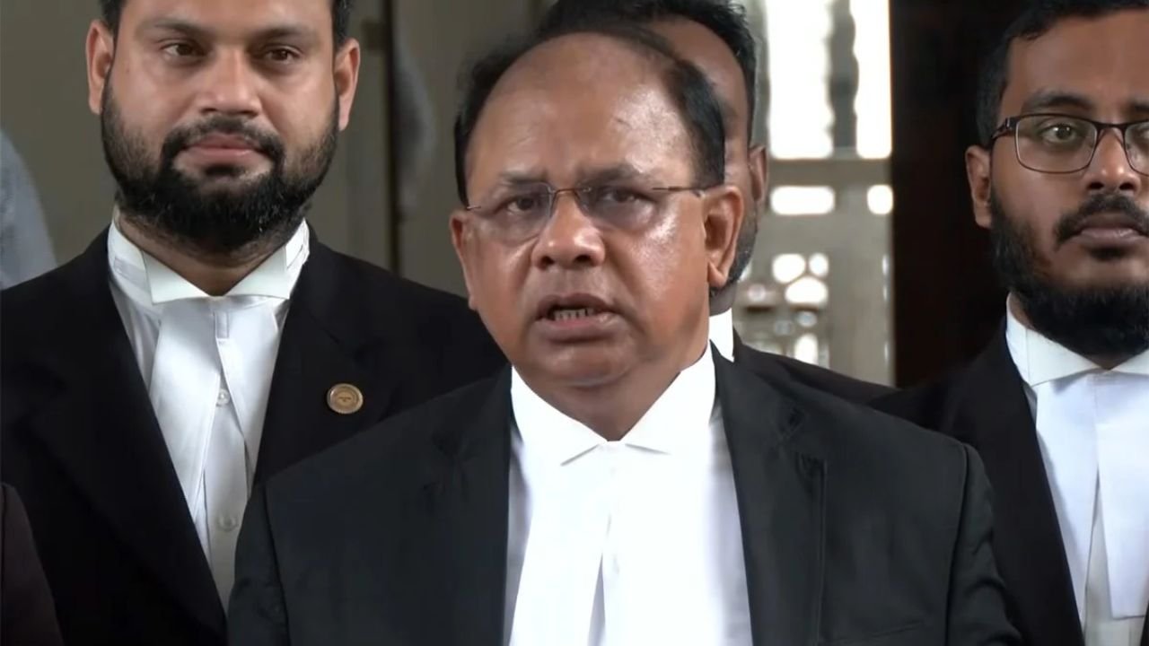 শেখ হাসিনা ভারতে কোন স্ট্যাটাসে আছেন, সুনির্দিষ্ট তথ্য নেই: চিফ প্রসিকিউটর