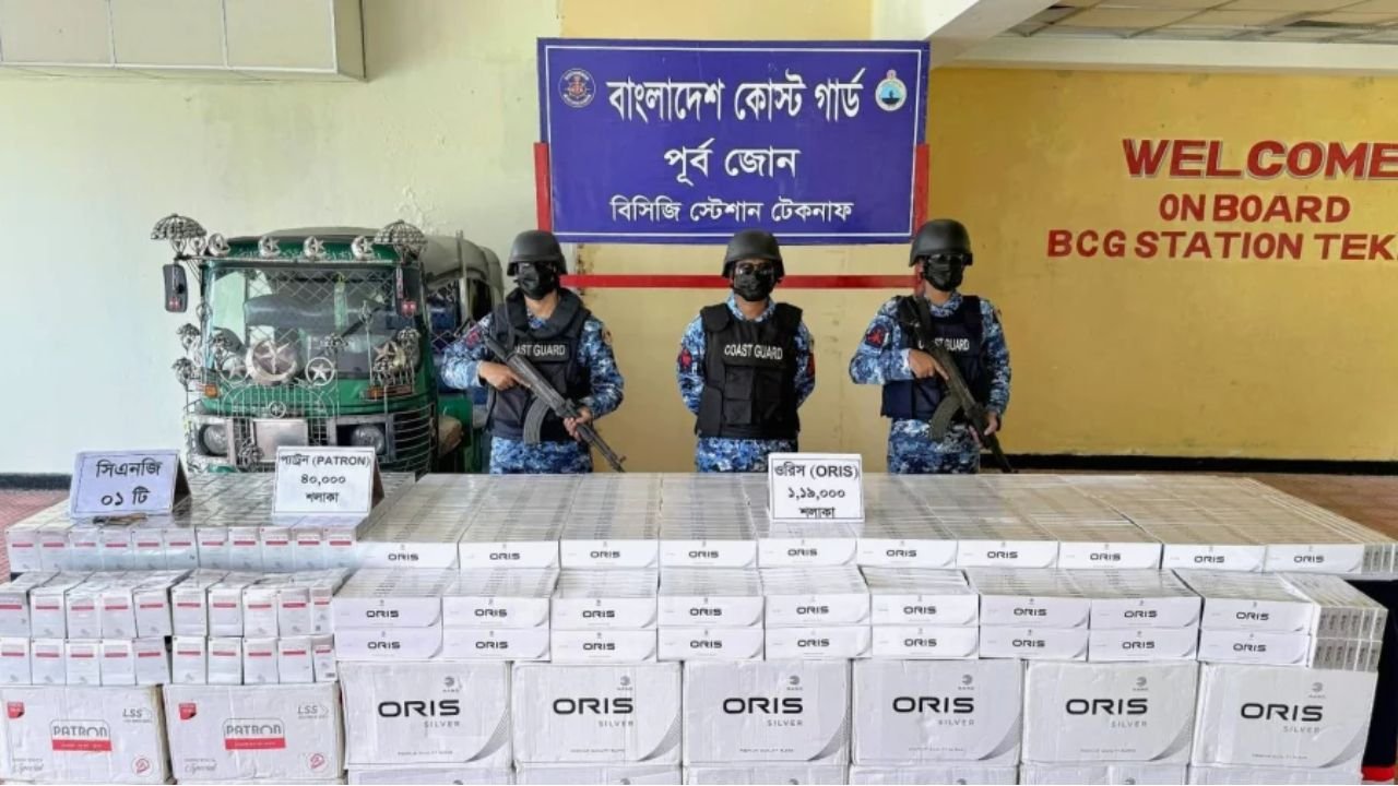 উখিয়ায় মিয়ানমার থেকে আসা ২৩ লাখ টাকার বিদেশি সিগারেট জব্দ