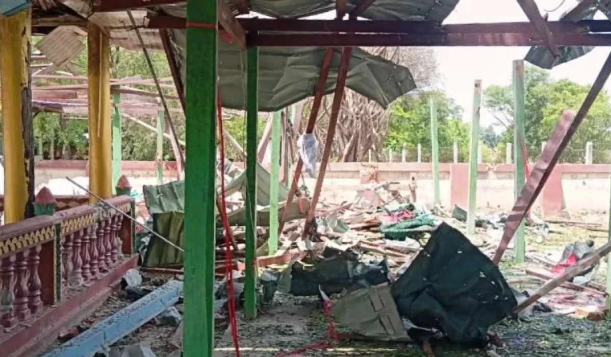 মিয়ানমারে বৌদ্ধ মঠে সামরিক বিমান হামলা, নিহত ১৪