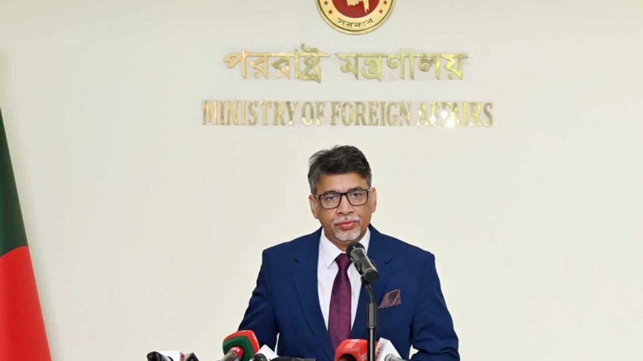 প্রধানমন্ত্রীর ভারত সফরের আগে ‘অনুকূল পরিবেশ’ চায় বাংলাদেশ