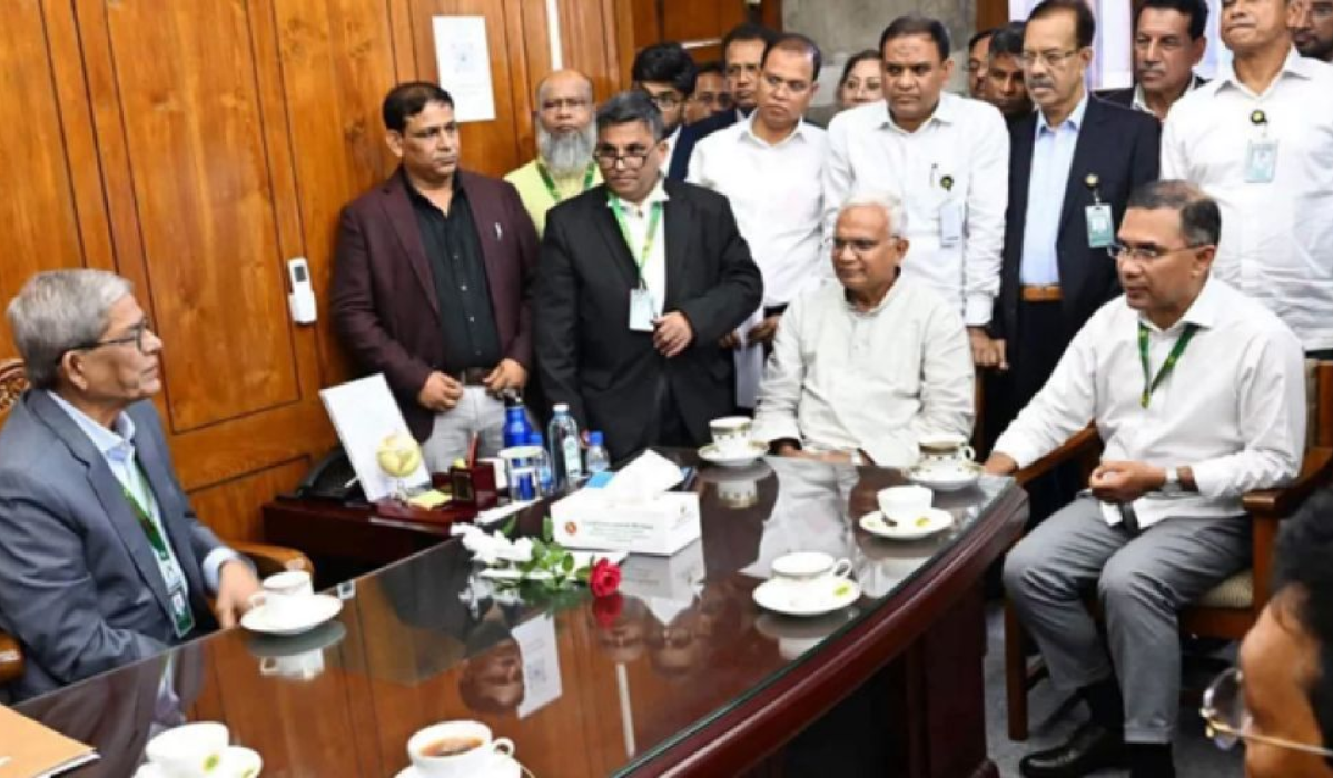 নবনির্বাচিত রাষ্ট্রপতি মির্জা ফখরুলের সঙ্গে প্রধানমন্ত্রীর সাক্ষাৎ