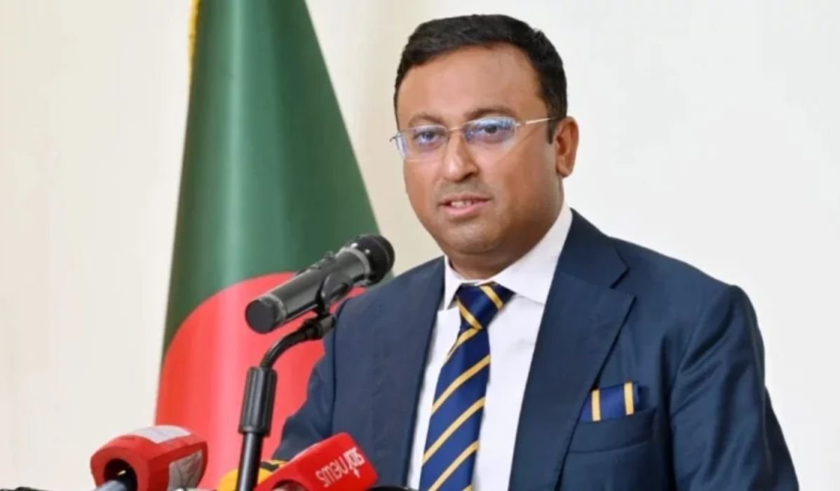 জাতীয় স্বার্থকে সর্বোচ্চ গুরুত্ব দিয়ে পররাষ্ট্রনীতি পরিচালিত হচ্ছে: হুমায়ুন কবির