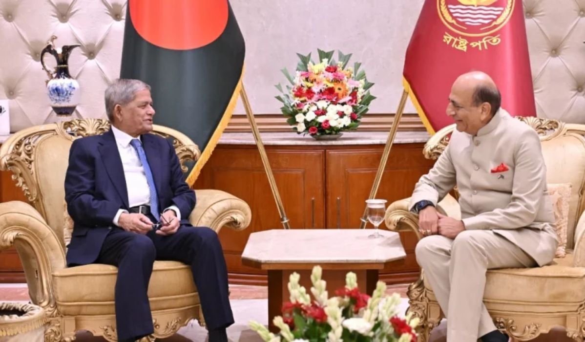 অভিন্ন নদীর পানি বণ্টনসহ অমীমাংসিত ইস্যু সমাধানে ভারতের প্রতি রাষ্ট্রপতির আহ্বান