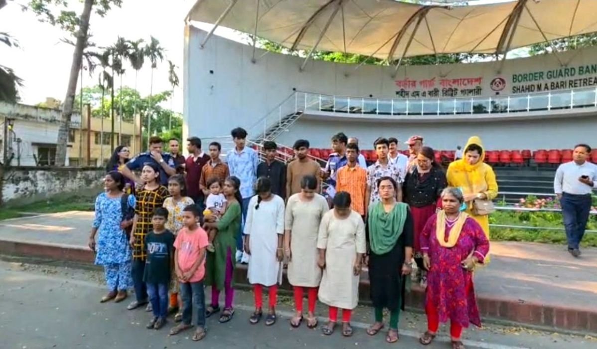 ভারতে সাজাভোগ শেষে শিশুসহ ১৮ বাংলাদেশি দেশে ফিরলেন