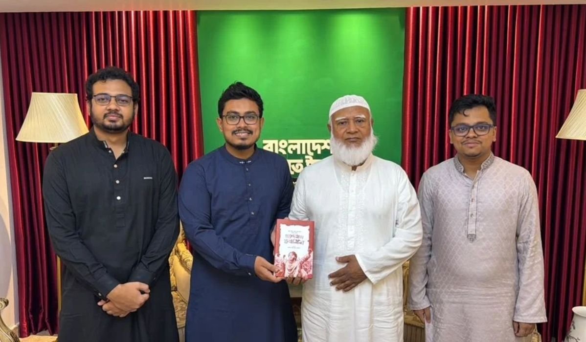 ডা. শফিকুর রহমানের সঙ্গে ডাকসু নেতাদের সাক্ষাৎ