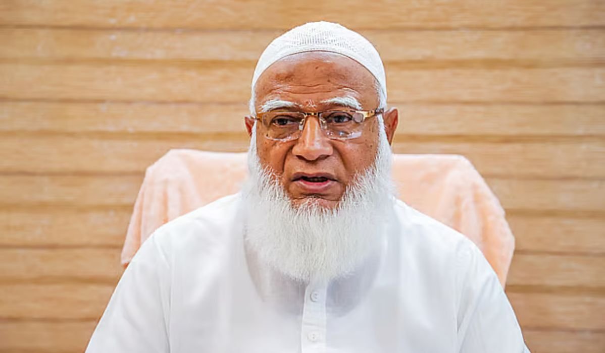 মিরপুরে স্বাস্থ্যসেবা কেন্দ্র গুঁড়িয়ে দেওয়ার ঘটনায় জড়িতদের শাস্তির দাবি জামায়াত আমিরের
