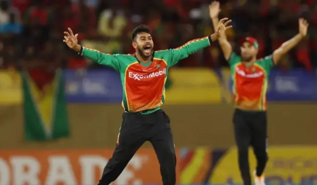 সিপিএল অভিষেকেই বাজিমাত মিরাজের