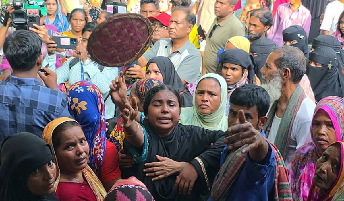 মানিকগঞ্জে একই ঘর থেকে স্বামী, স্ত্রী ও শিশুসন্তানের লাশ উদ্ধার