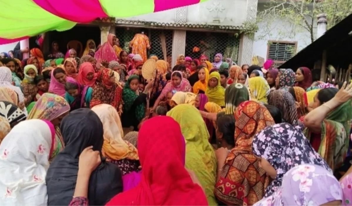 চুয়াডাঙ্গায় ঘাস কাটার মেশিনে বিদ্যুৎস্পৃষ্ট হয়ে স্বামী-স্ত্রীর মৃত্যু