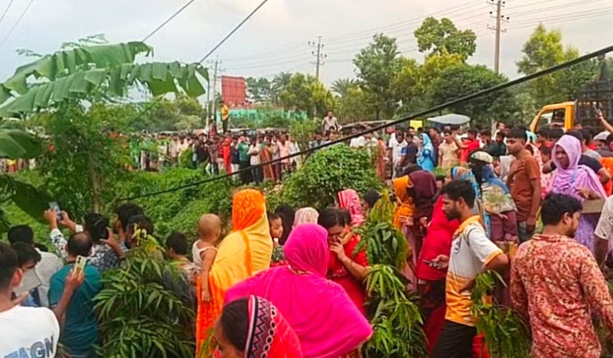 মহাসড়কের পাশে লাগেজ ও বস্তায় নারীর খণ্ডিত মরদেহ