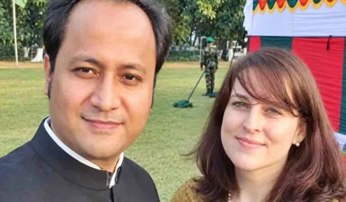 বিদেশে যাওয়ার চেষ্টা, নওফেলের স্ত্রীর দেশত্যাগে নিষেধাজ্ঞা