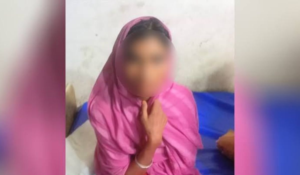 নোয়াখালীতে গৃহবধূকে ফুটন্ত পানি ঢেলে ঝলসে দেওয়ার অভিযোগ, গ্রেপ্তার ২